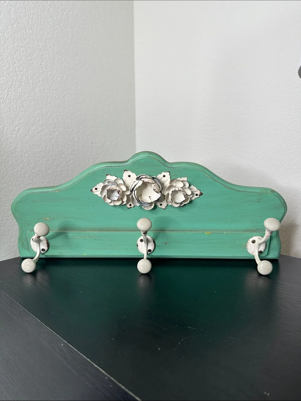Decorative Turquoise Vintage Style Wall Hook Rack with White Floral Accents